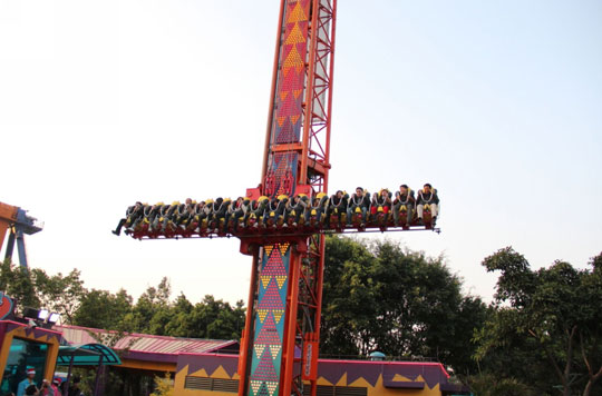 东莞好色先生黄色增压缸公司“广州长隆一日游”：欢乐跳跳