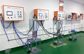 好色先生黄色增压缸成品测试车间